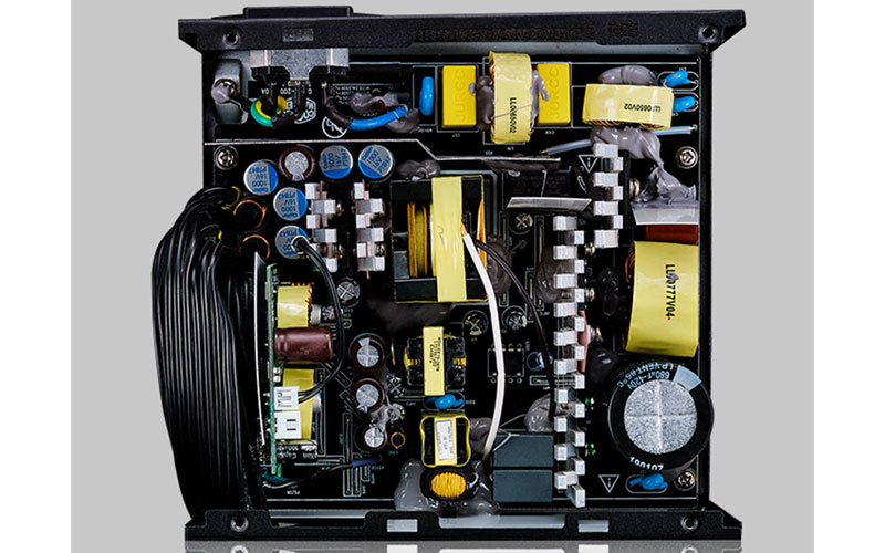 L'alimentation Cooler Master MWE Bronze 650W V2